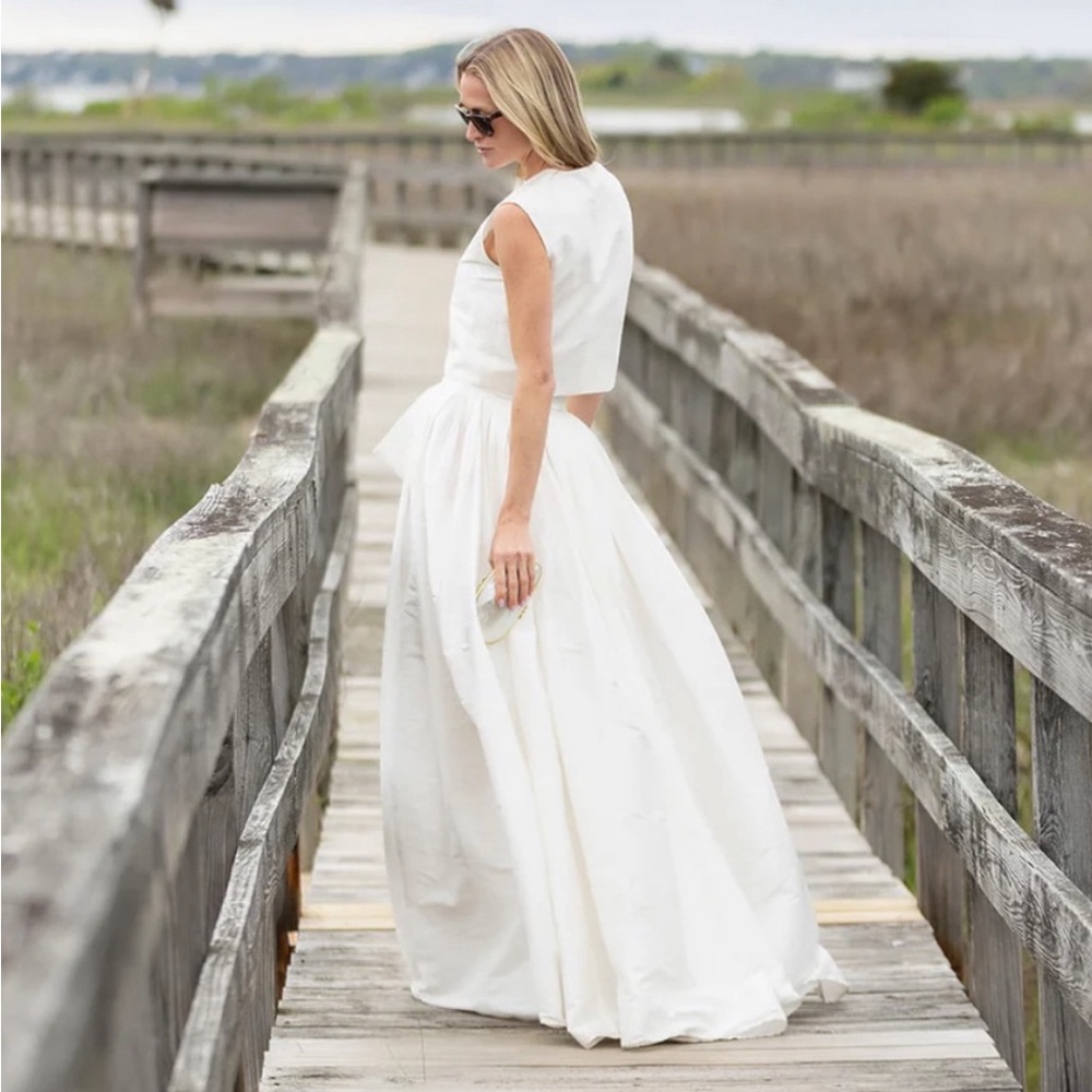 Julia Amory Ball Skirt. NWT. Warm White. Size Medium. - Picture 2 of 5